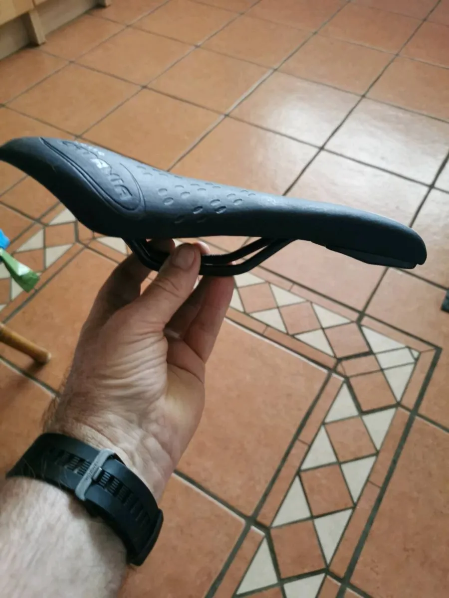 Bike saddle - Image 2
