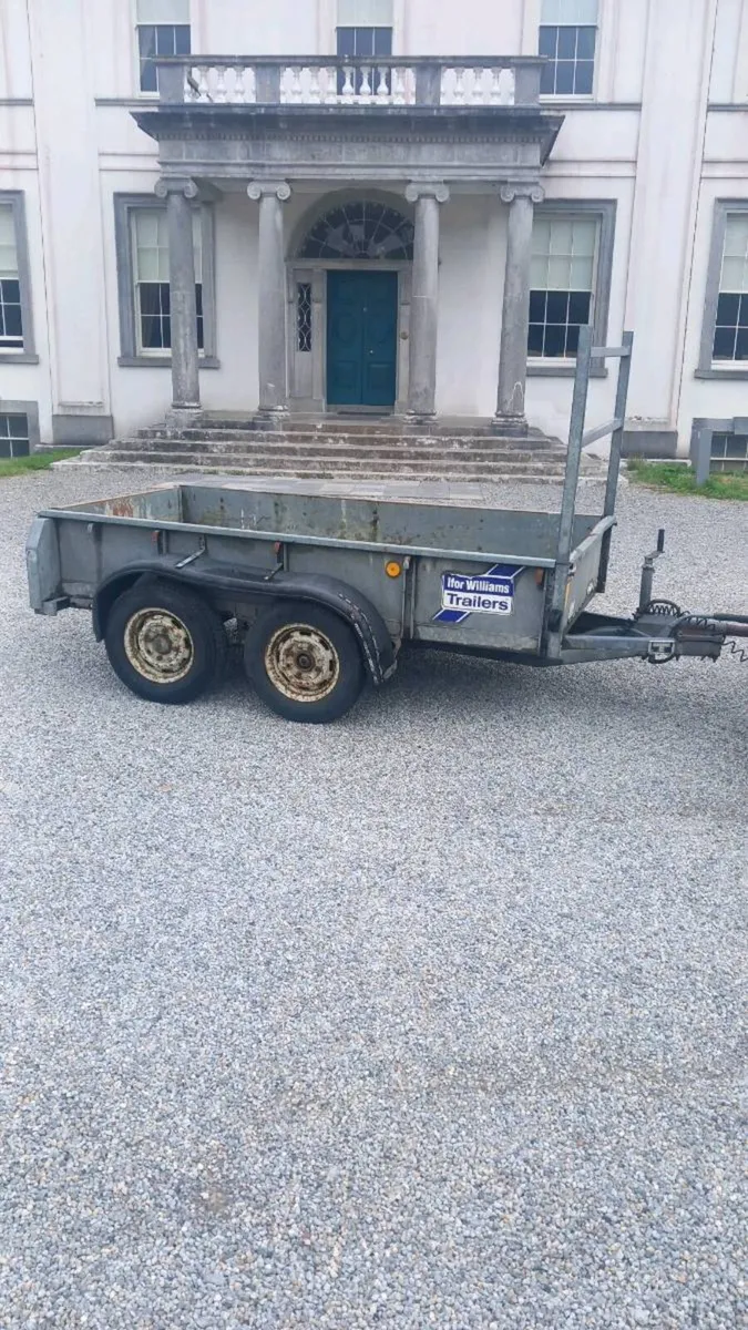 New LED lights, floor and wheels just painted - Image 1