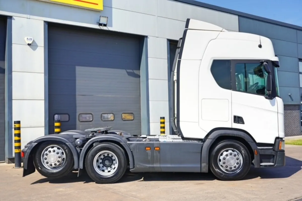 2023 SCANIA R450 6X2 WITH REAR LIFT AXLE - Image 4
