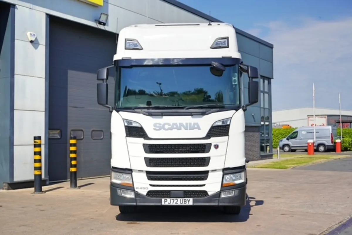 2023 SCANIA R450 6X2 WITH REAR LIFT AXLE - Image 2