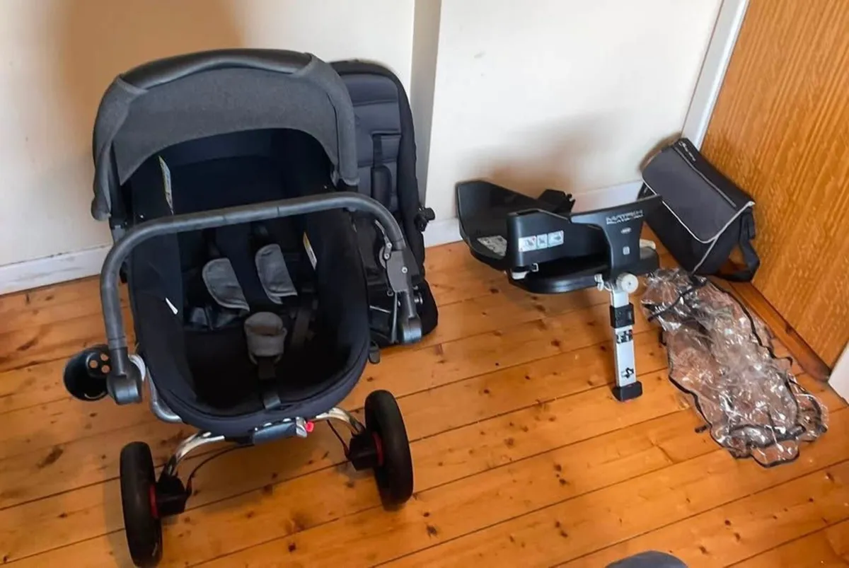 Jane Trider Matrix Light 2 Travel System Bundle - Image 1