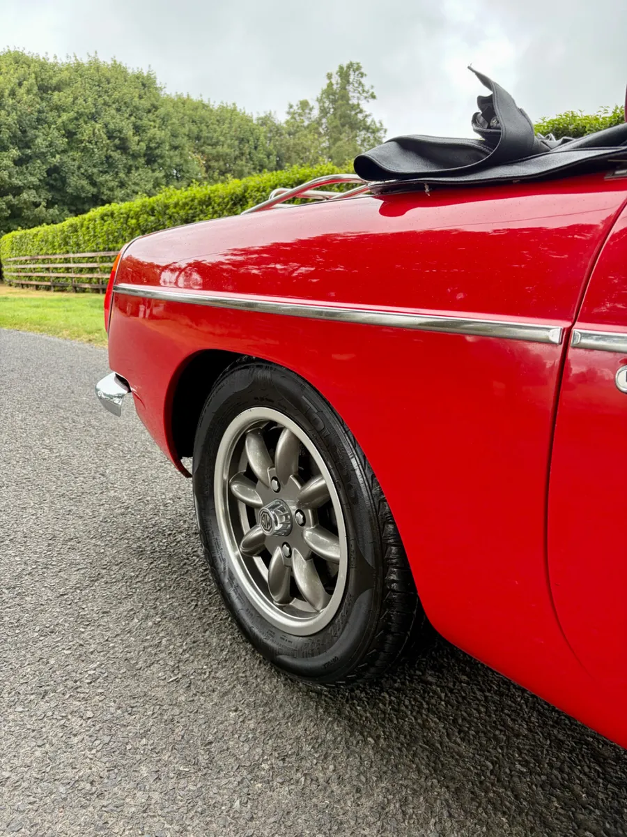 MGB Roadster (Original chrome bumper) - Image 4