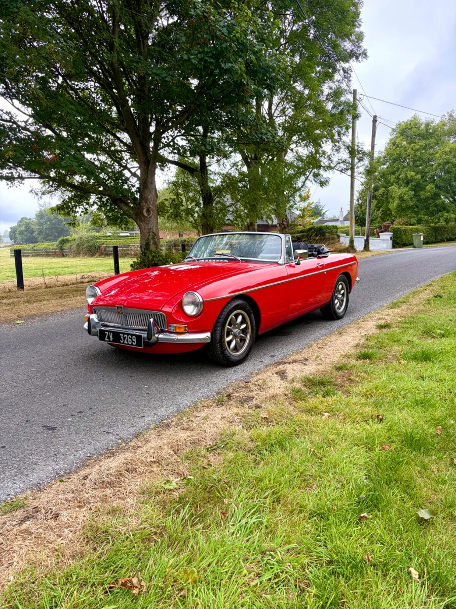 MGB Roadster (Original chrome bumper) - Image 1