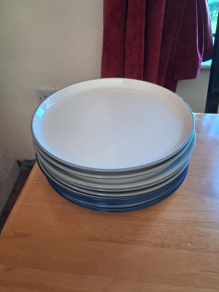 FREE large dinner plates - Image 3