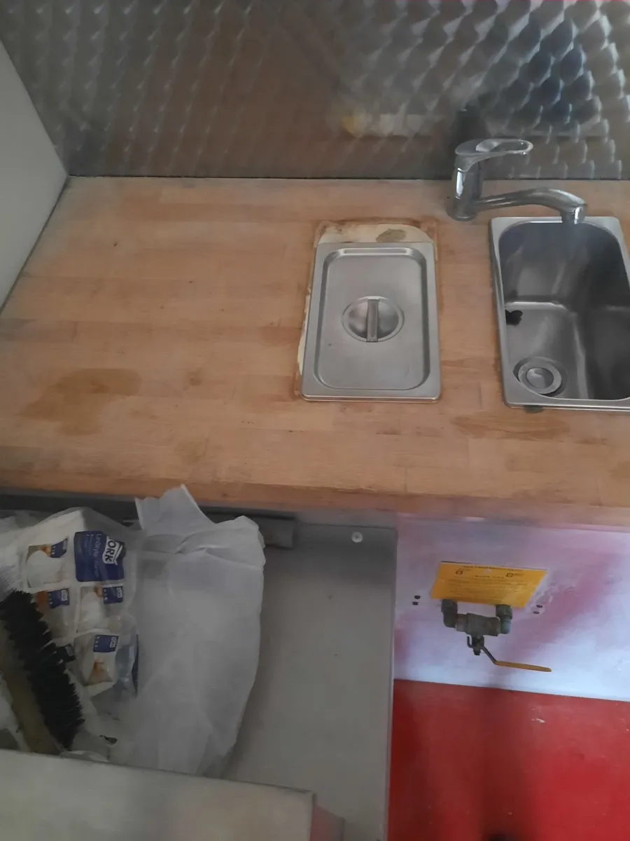 Food trailer - Image 2