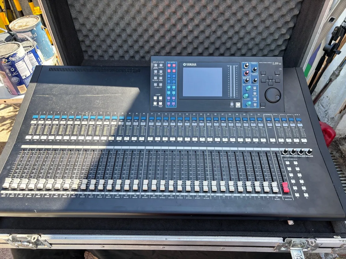 Yamaha LS9 Mixer - Image 3