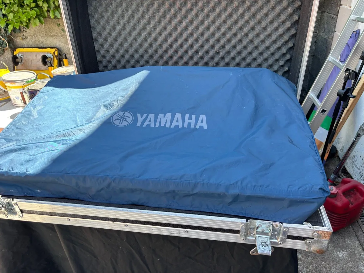 Yamaha LS9 Mixer - Image 2