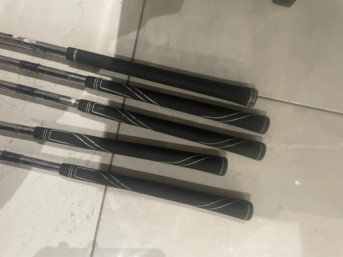 Wilson deep red tour irons - Image 3