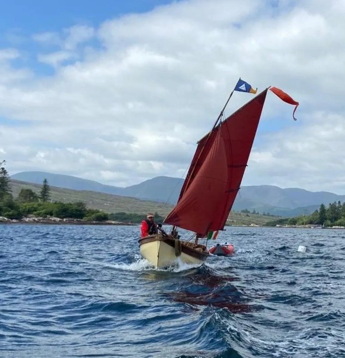 SEAFLY SAILING DINGHY: EPOXY/ FIBREGLASS/WOOD - Image 1