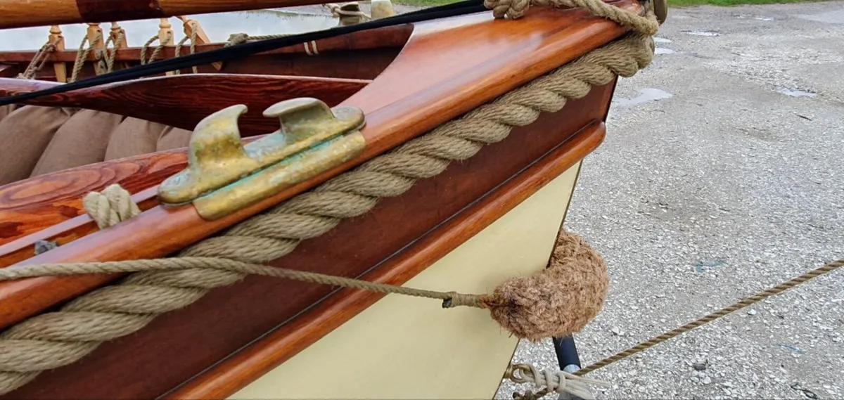SEAFLY SAILING DINGHY: EPOXY/ FIBREGLASS/WOOD - Image 2