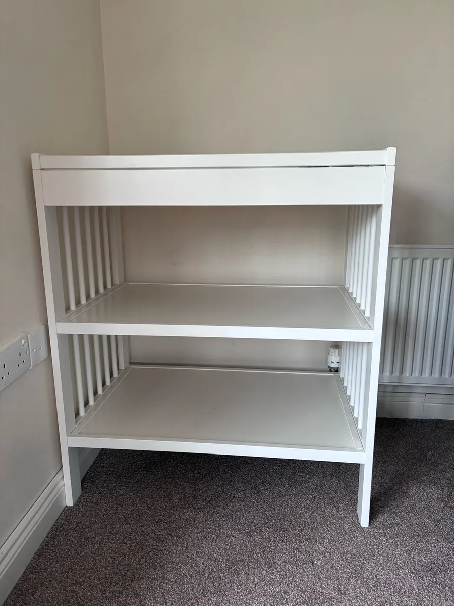 Baby changing unit - Image 1