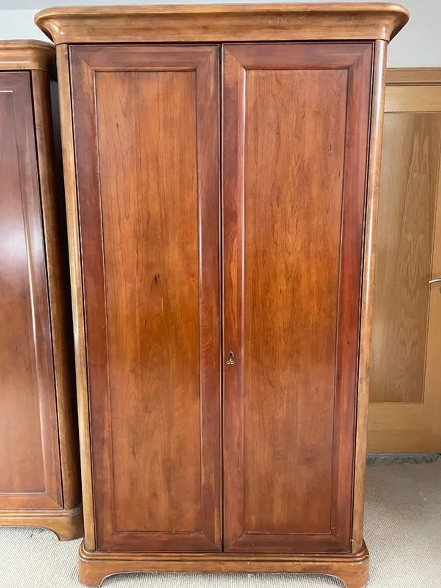 Willis & Gambier Wardrobes - Image 2