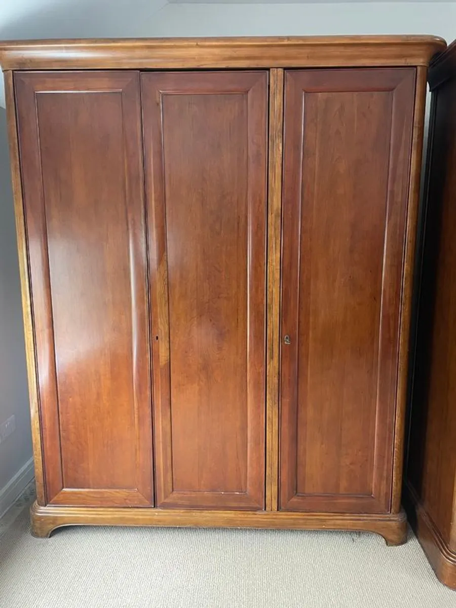 Willis & Gambier Wardrobes - Image 3