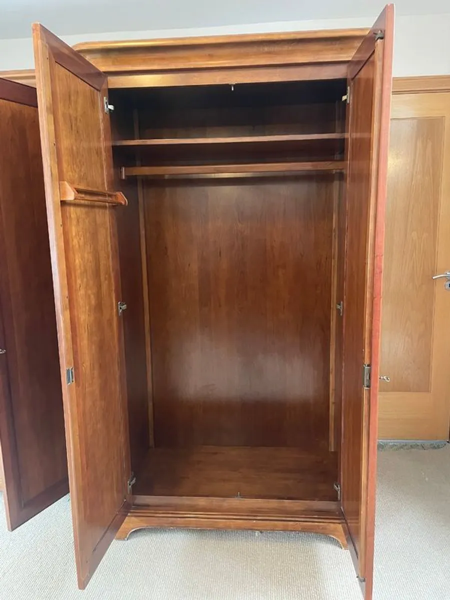 Willis & Gambier Wardrobes - Image 4