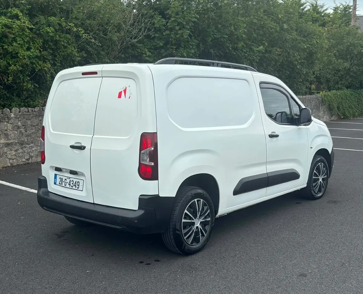 2021 Peugeot Partner - Image 4