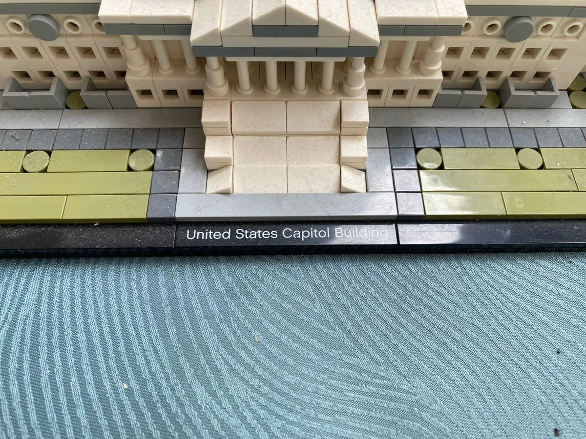 LEGO 21030 United States Capitol Building - Image 3