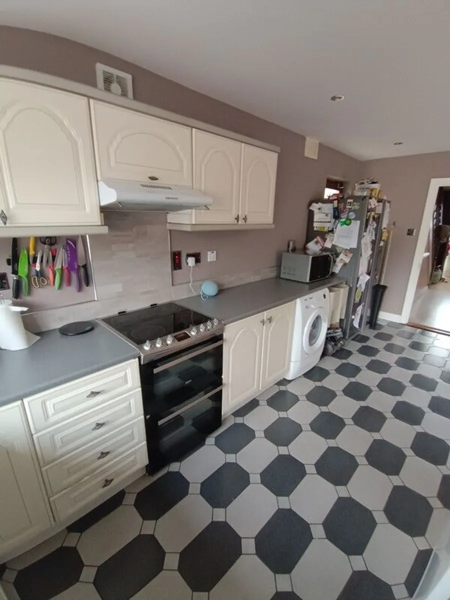 Kitchen full - Image 2