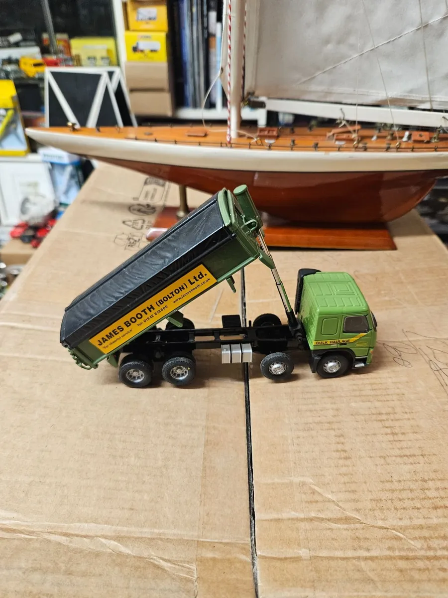 Corgi Volvo Tipper Truck - Image 1