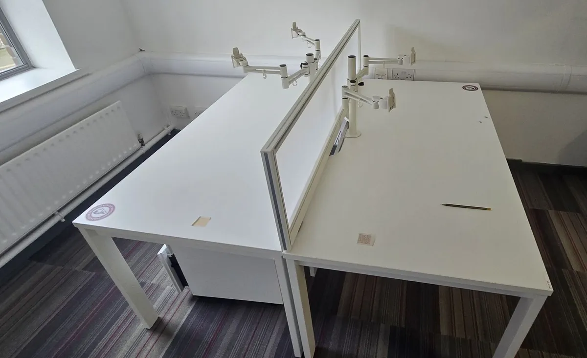 Second hand office desks and pedestals - Image 2