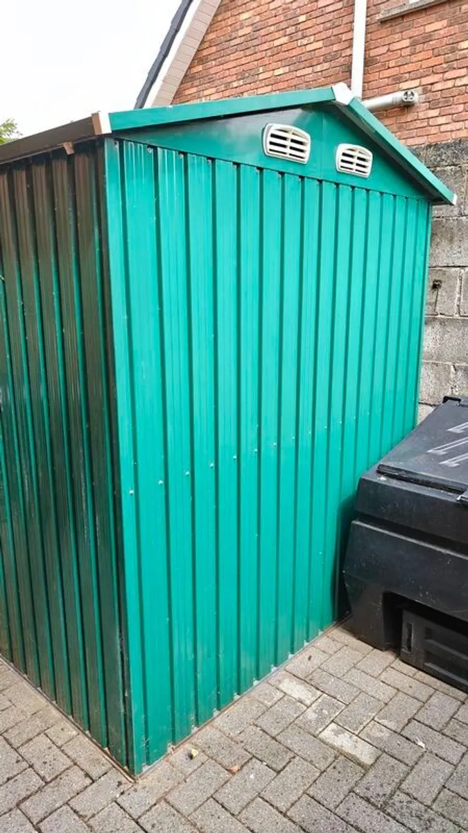 Second hand Steel Shed 6ft x 8ft - Image 2