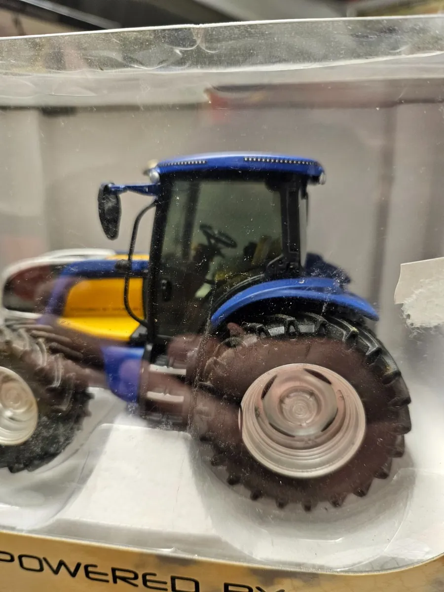Britain's Ross New Holland Tractor - Image 2