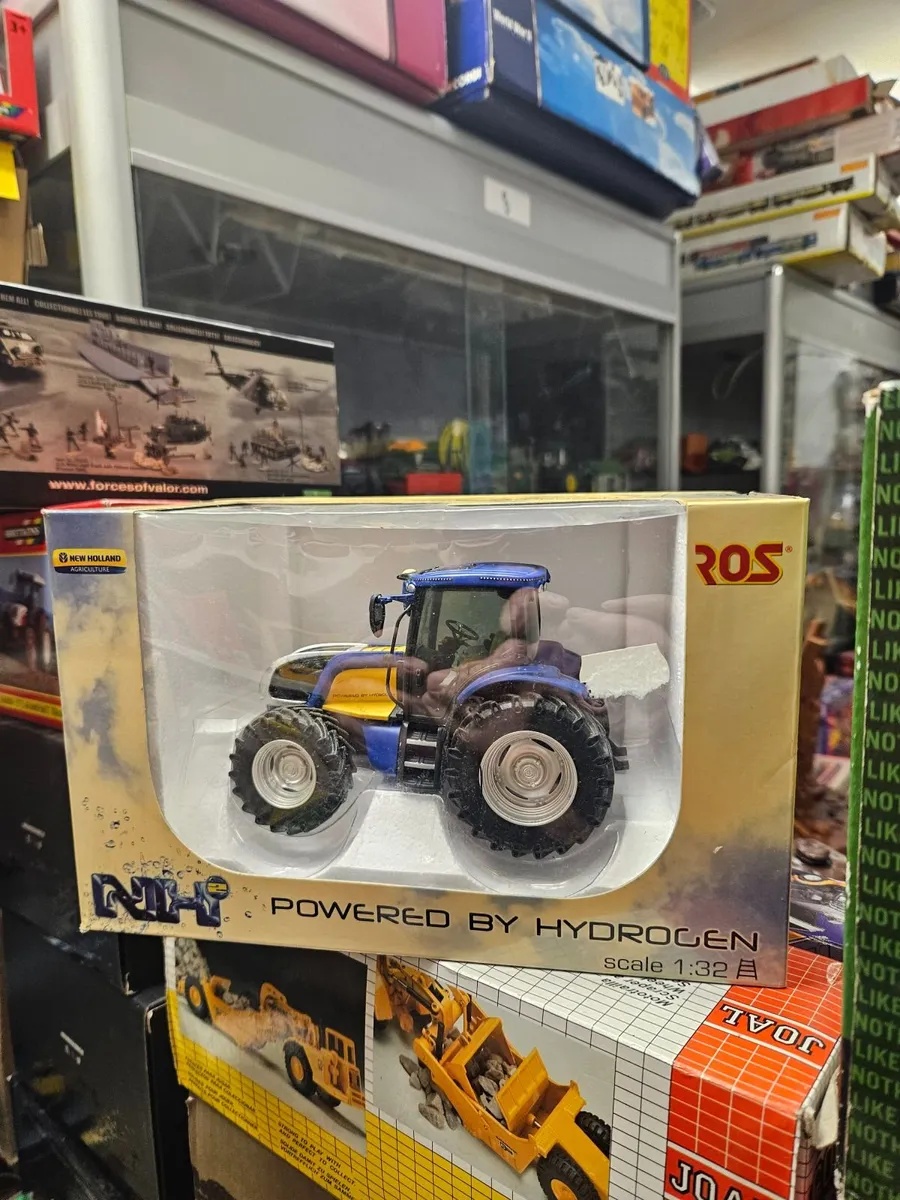 Britain's Ross New Holland Tractor - Image 1
