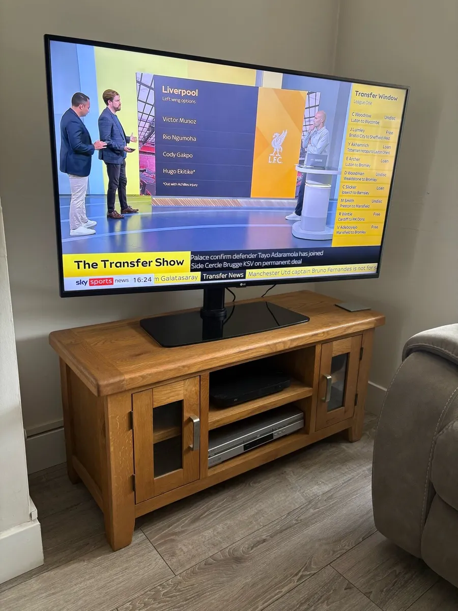 Solid Oak Cabint and TV Stand - Image 4