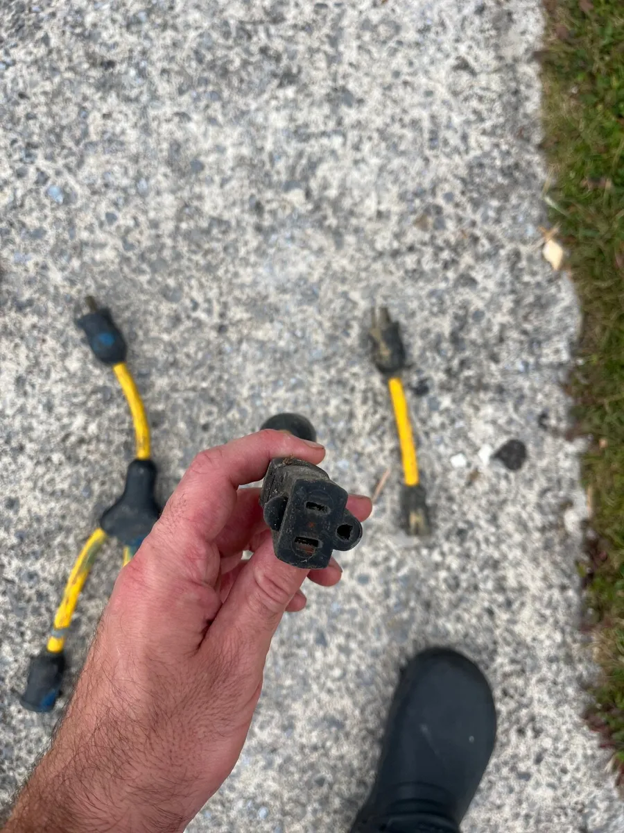 Leads, air hoses - Image 3