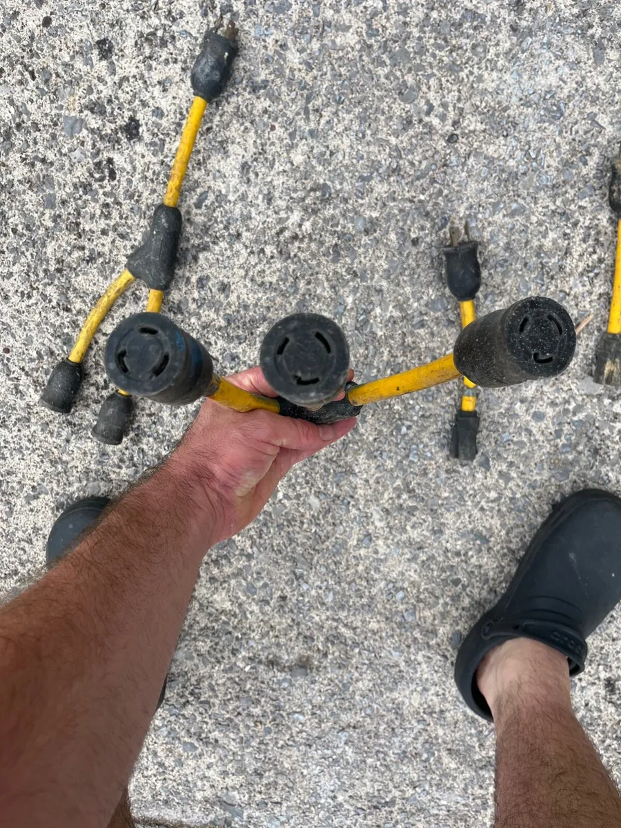Leads, air hoses - Image 4