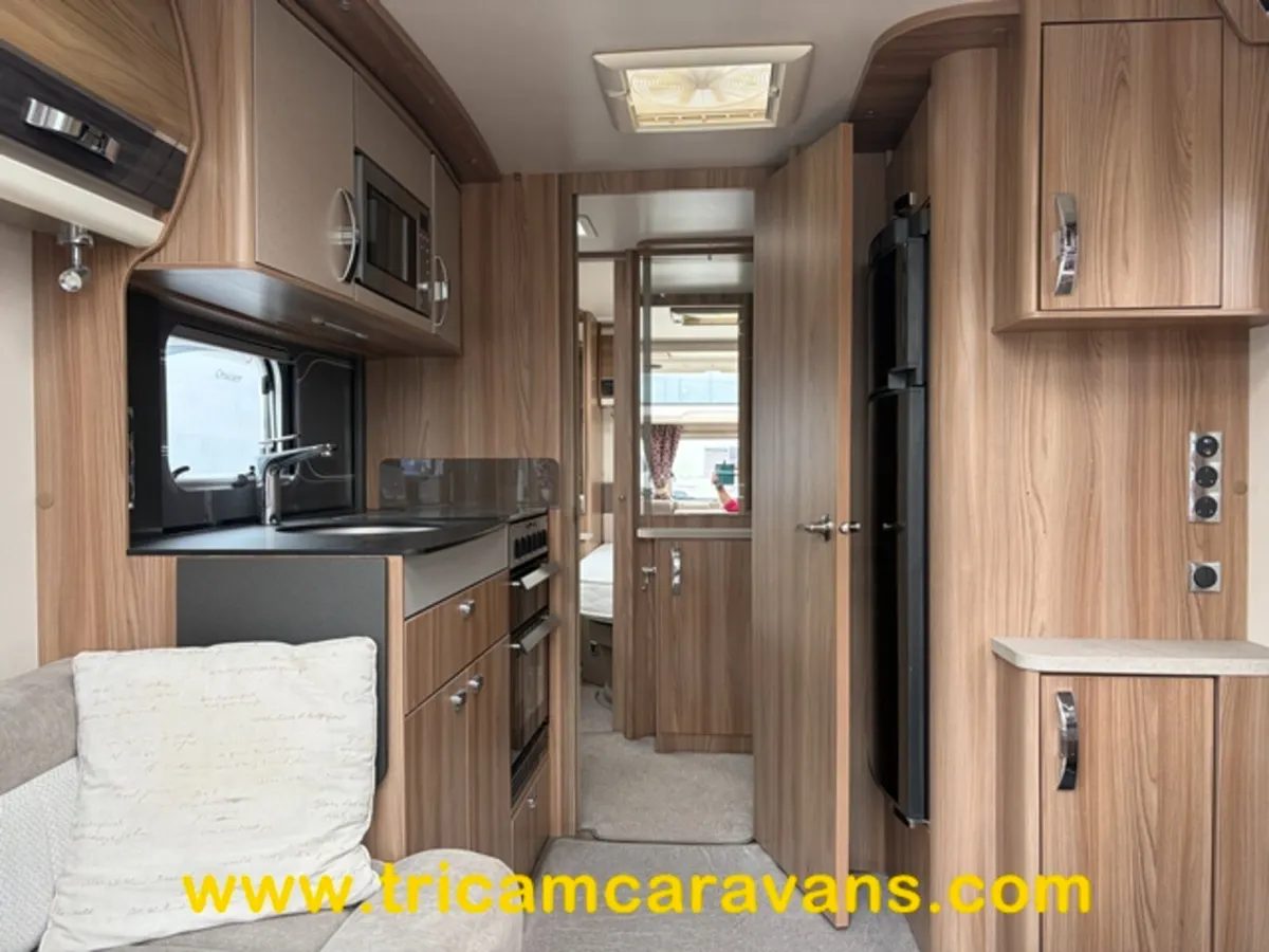 2018 Swift Conqueror 650/4, Twin Axle, Island Bed - Image 4