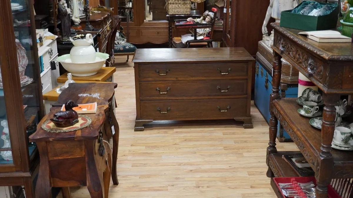 Vintage Mahogany Low Chest of Drawers - Image 1