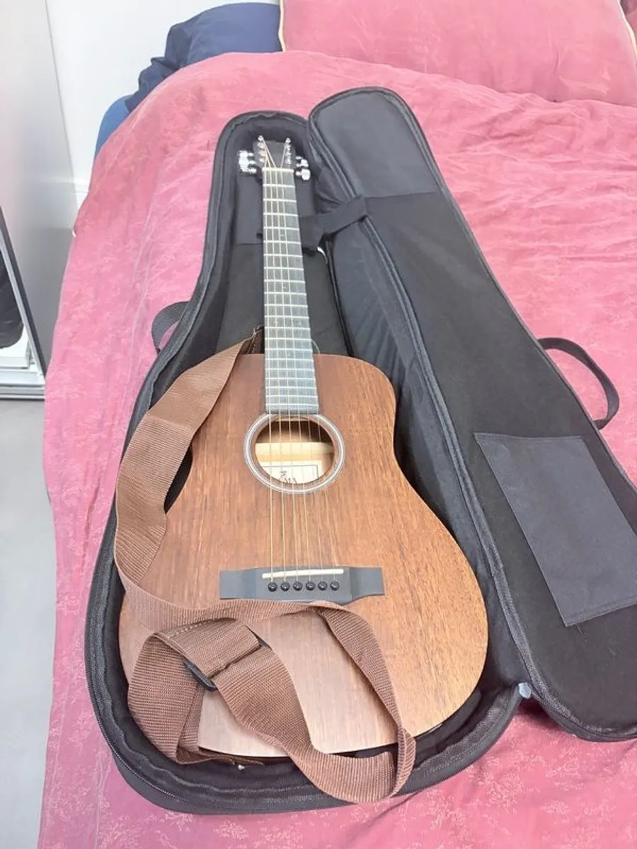 guitar - Image 1