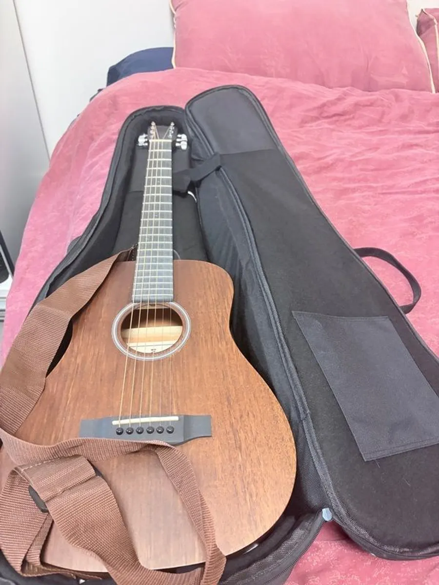 guitar - Image 3