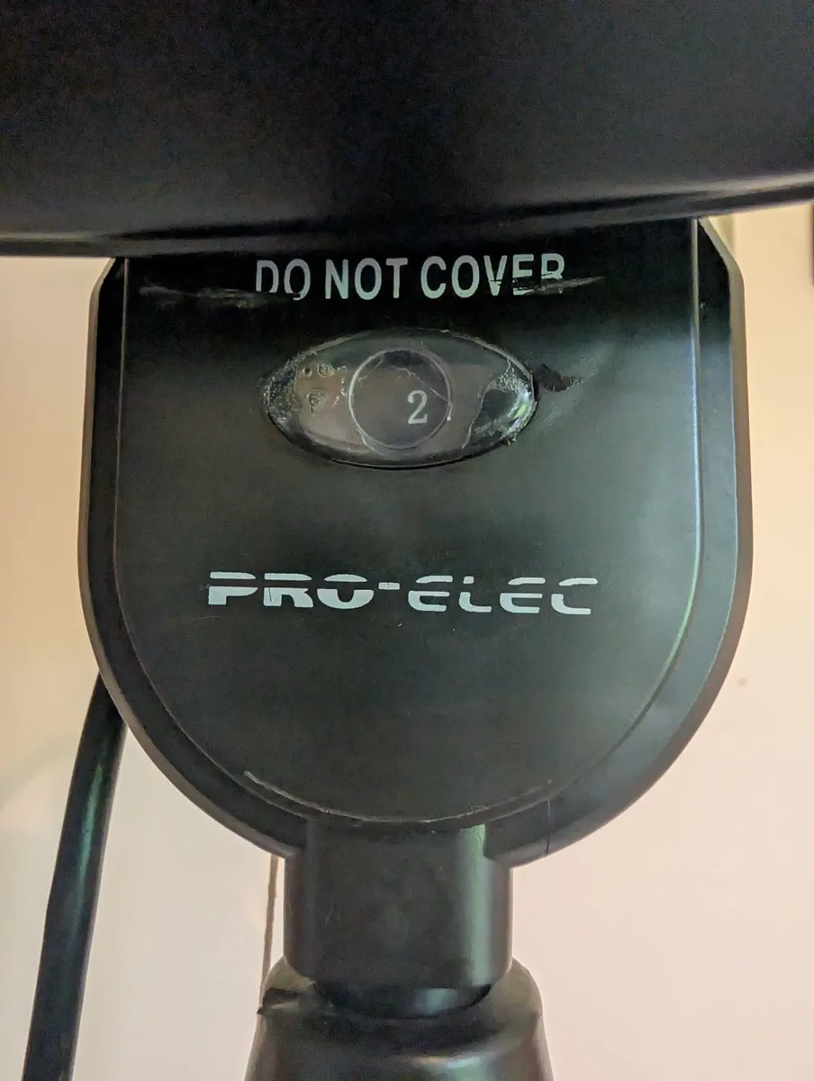 Pro-Elec 2000W Electric Infrared Free-Standing Pat - Image 3