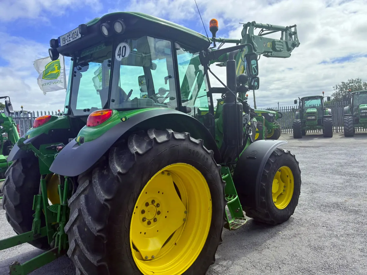 2019 John Deere 6115MC - Image 4