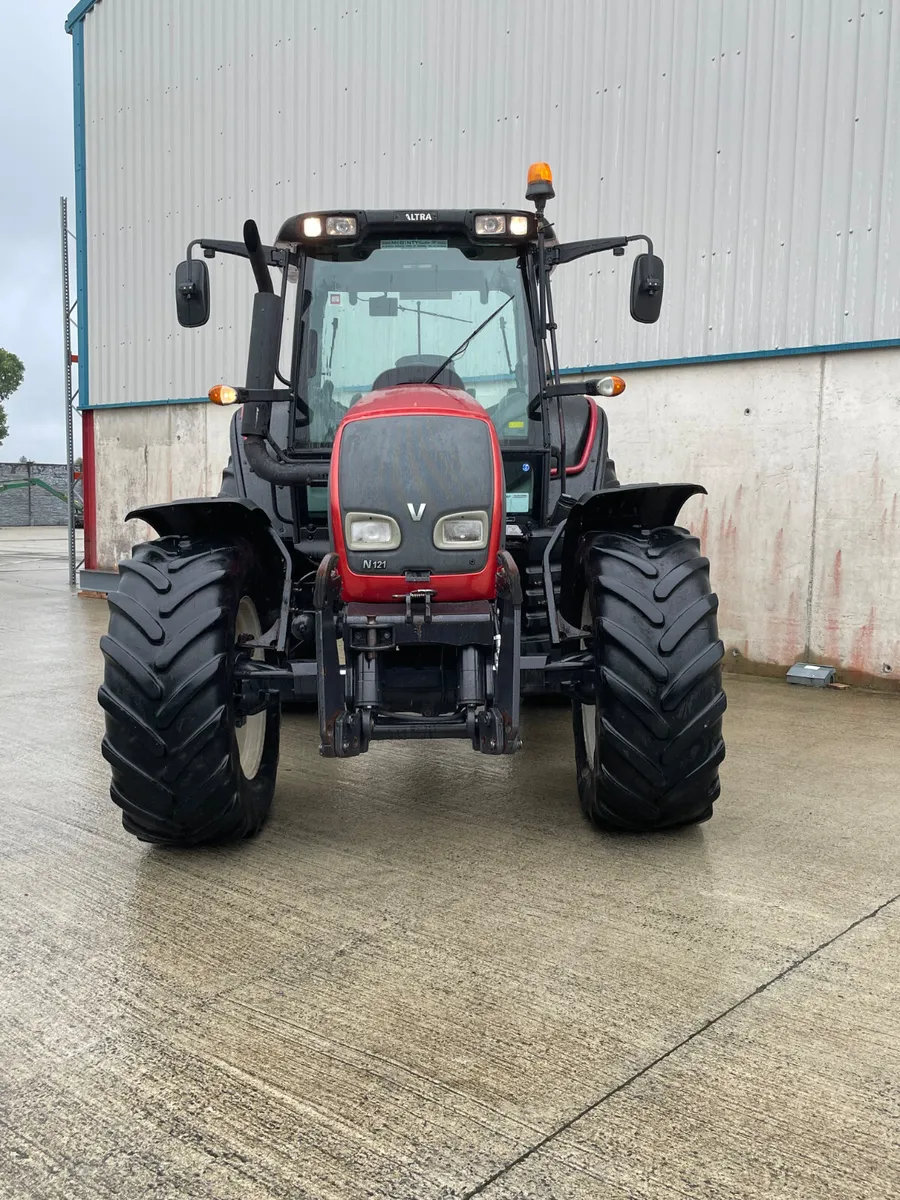 2010 Valtra N121 HiTech - Image 4
