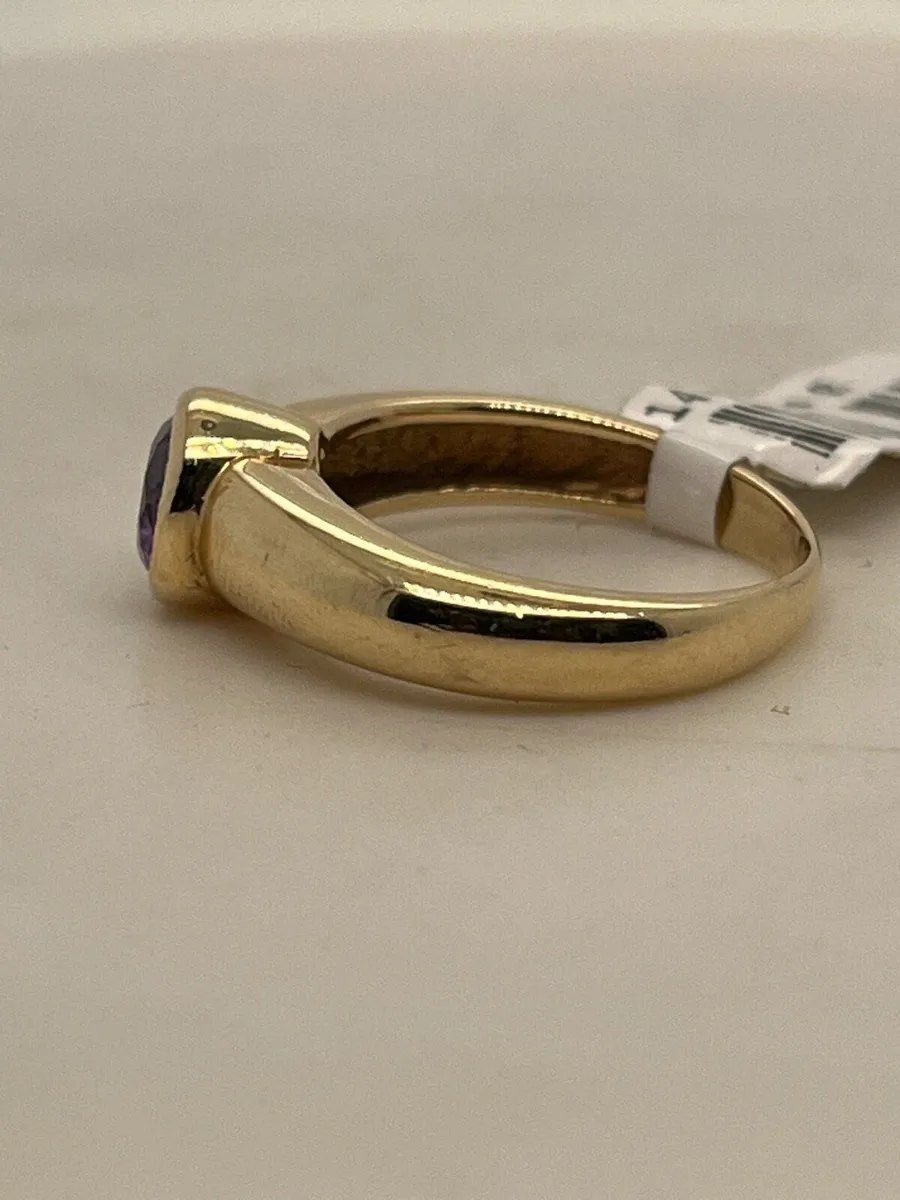 14k gold ring with purple stone. - Image 4