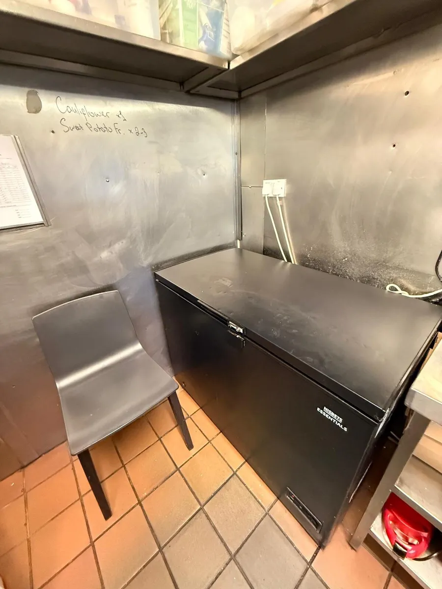 Professional kitchen equipment - Image 1