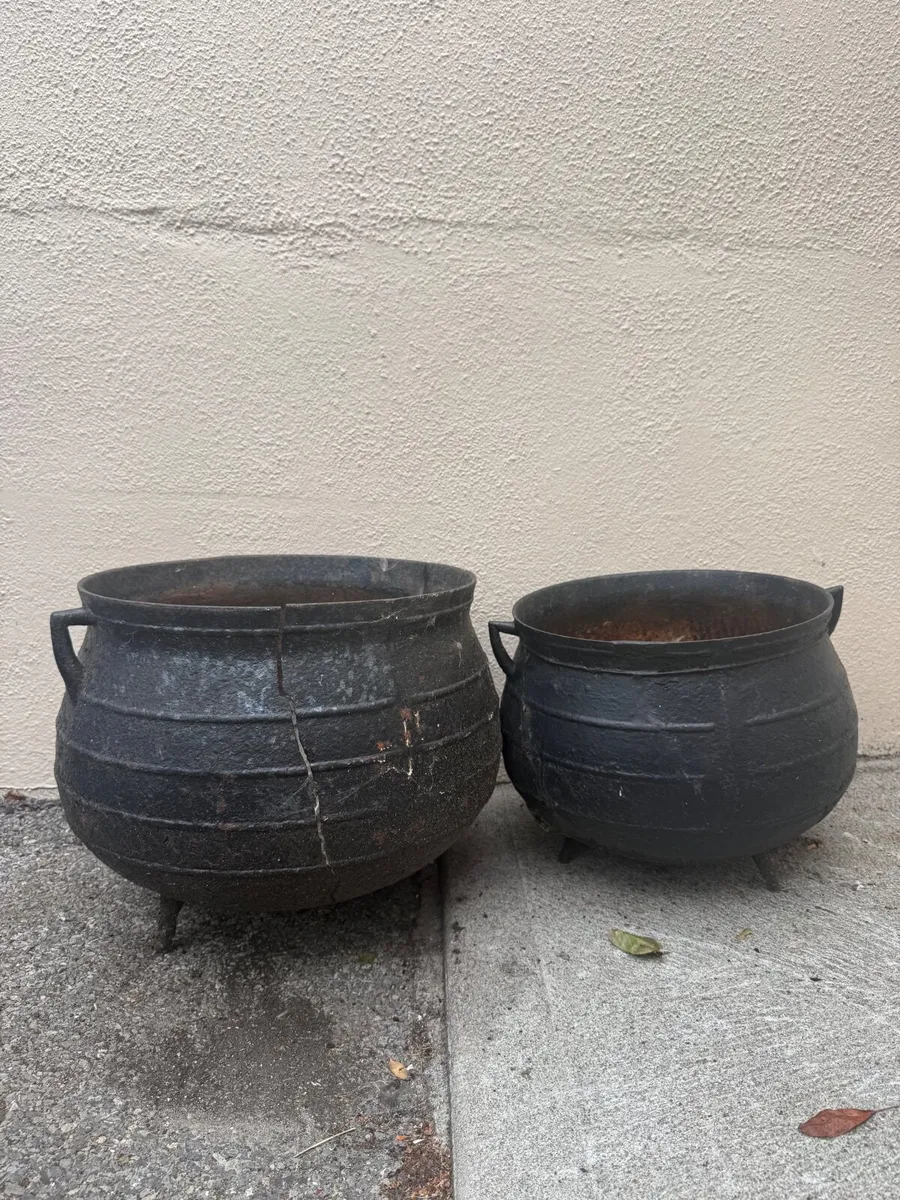 Black Flower Pots - Image 2