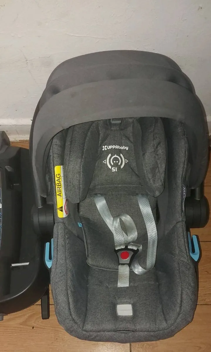 Uppababy mesa isize car seat with isofix base - Image 3
