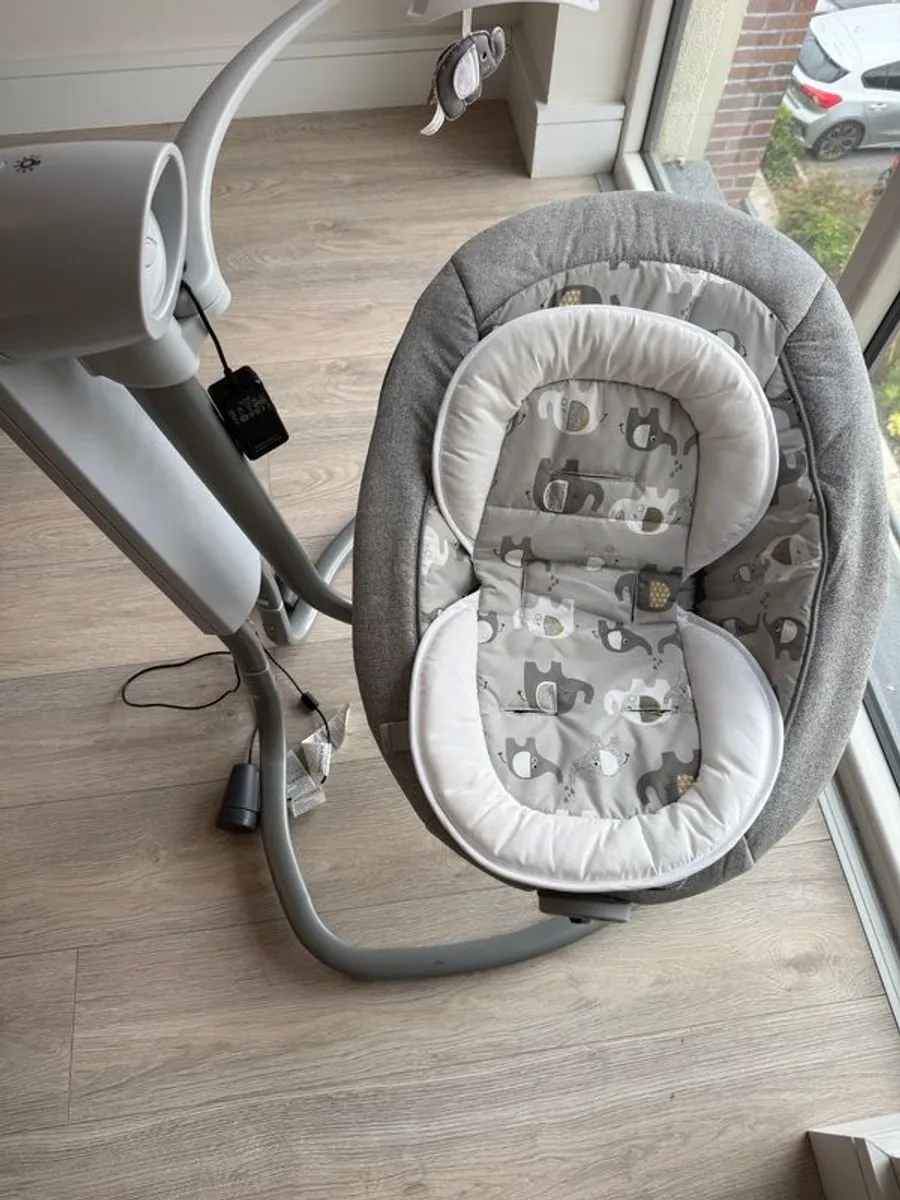 Baby swing - Image 1