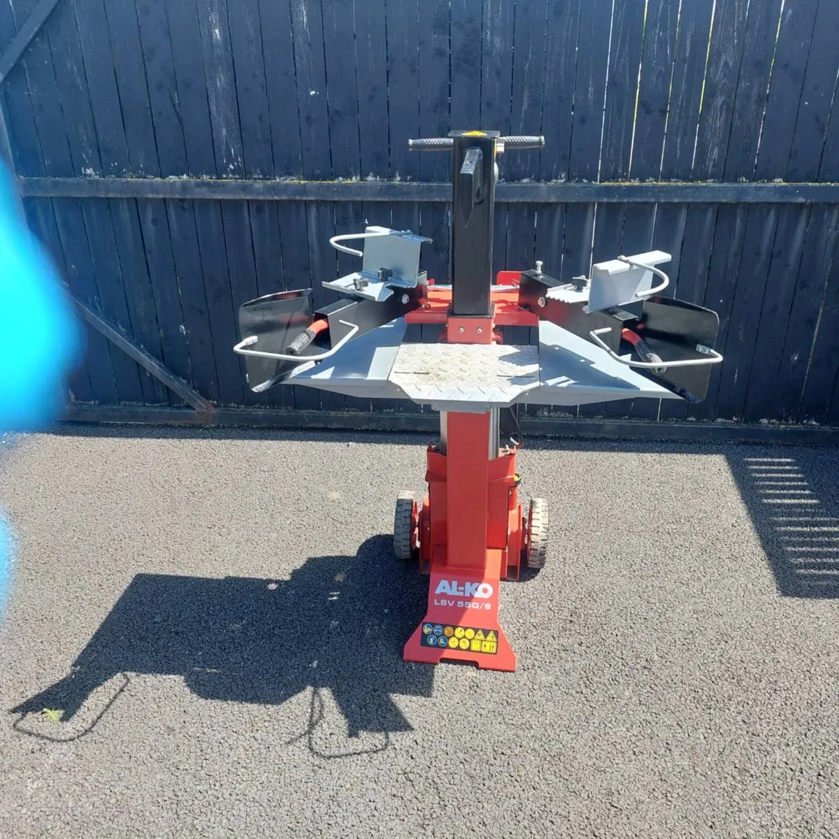 Heavy Duty Log Splitter (Al-KO LSV 550/6) - Image 1