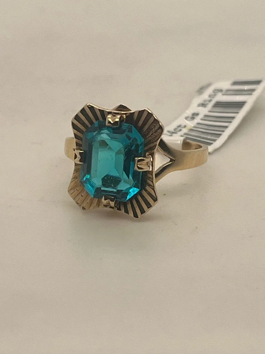 14k gold green stone ring - Image 1