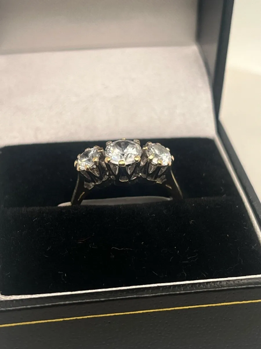 9k gold 3 stone cz ring - Image 2
