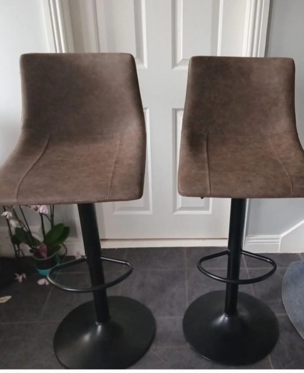 Kitchen stools - Image 1