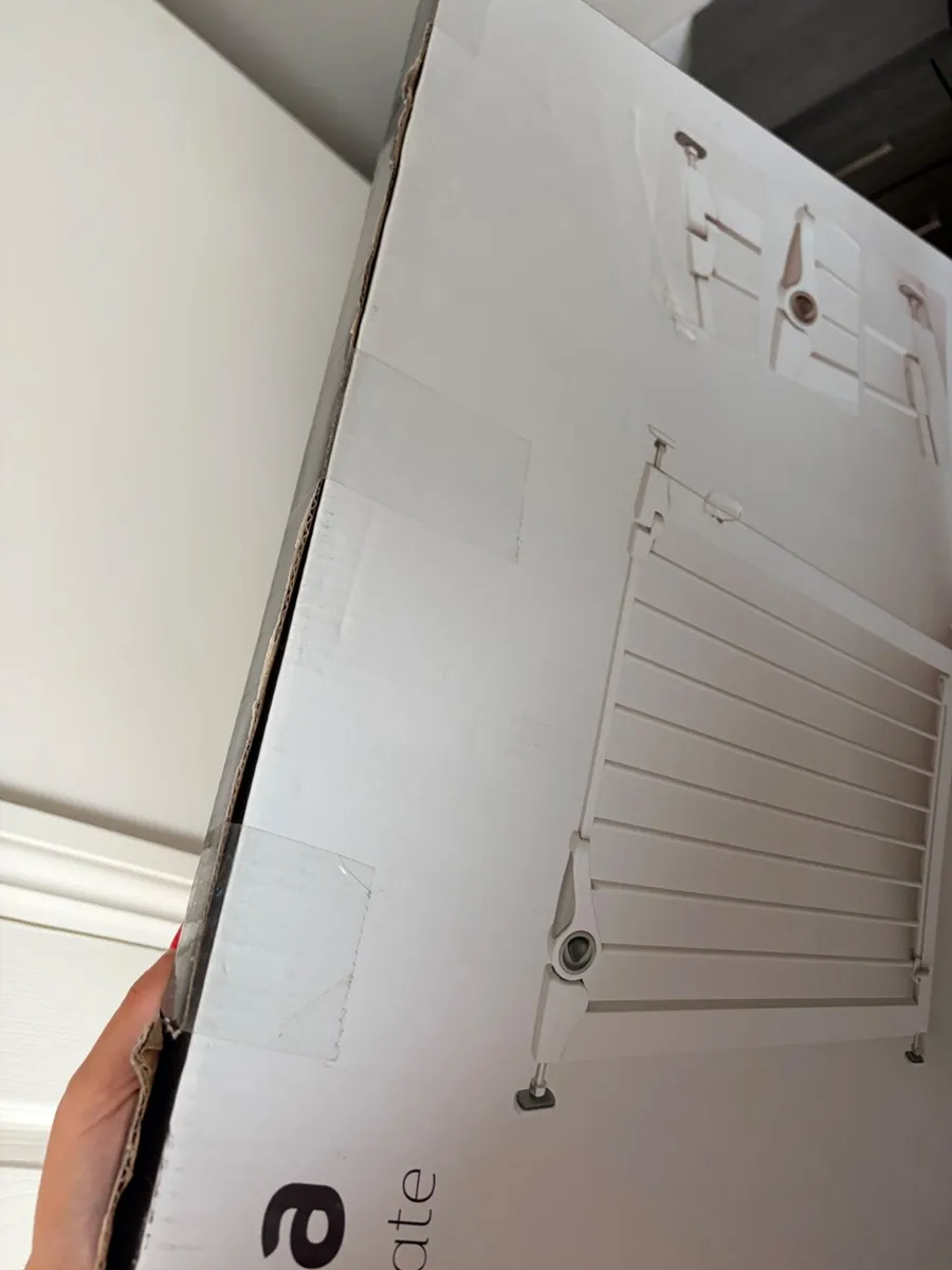 Brand new baby gate - Image 2