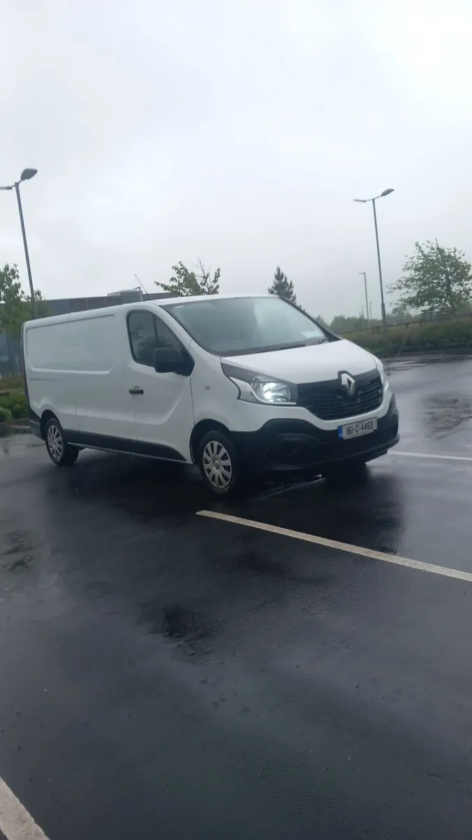 Renault Trafic 2016 - Image 2