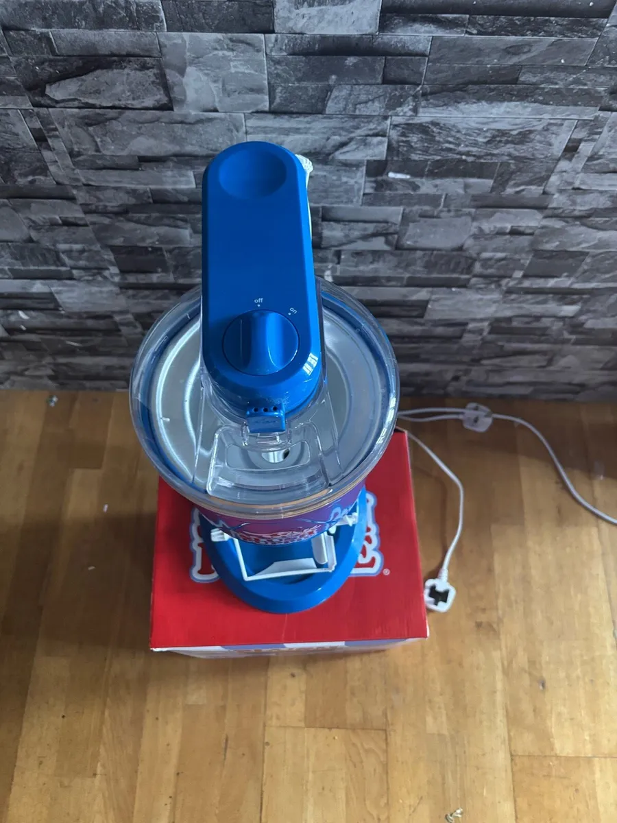 The Slush Puppie Ice Cream Maker - Image 2