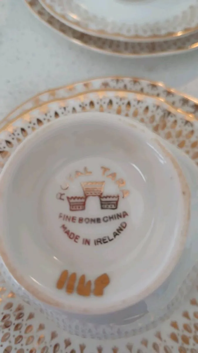 21 piece Royal Tara Tea Set. - Image 1