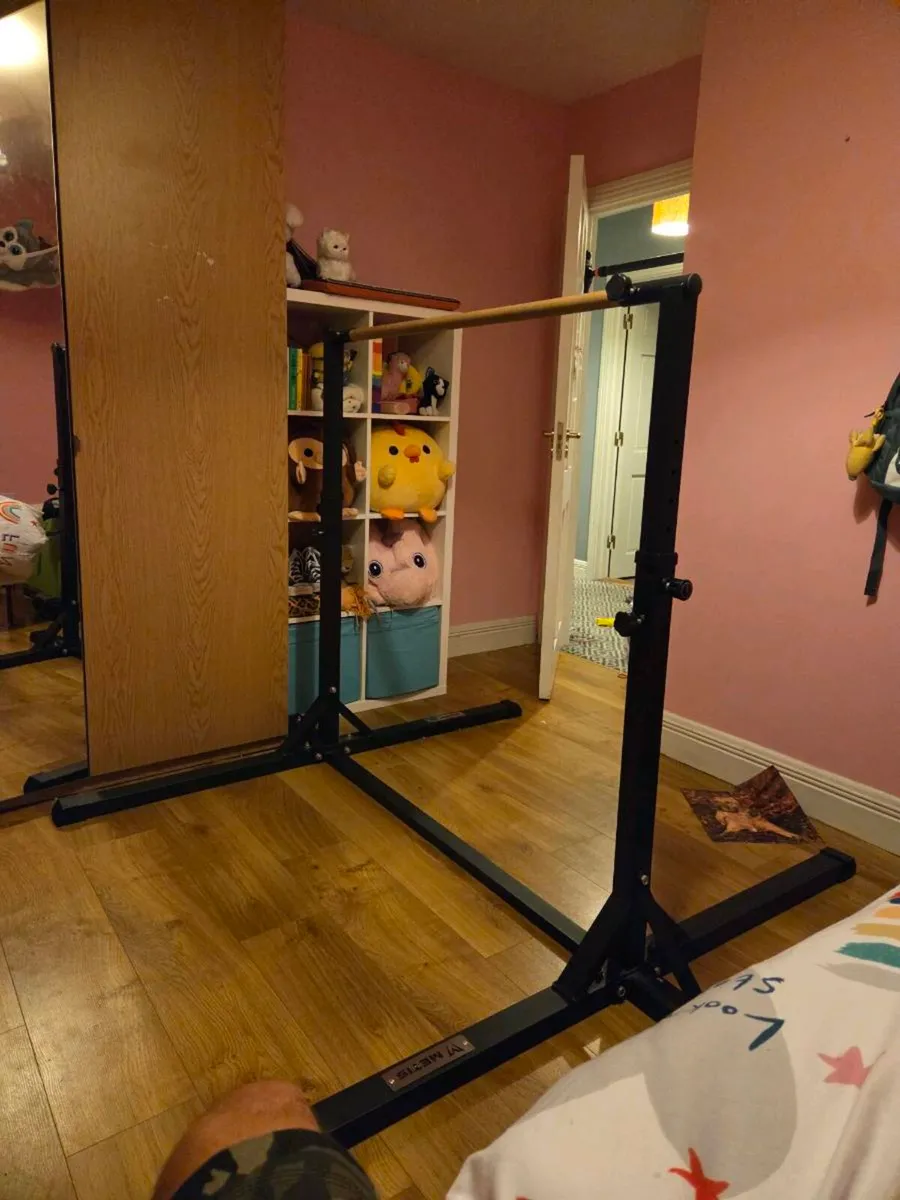 Horizontal Gymnastics Bar